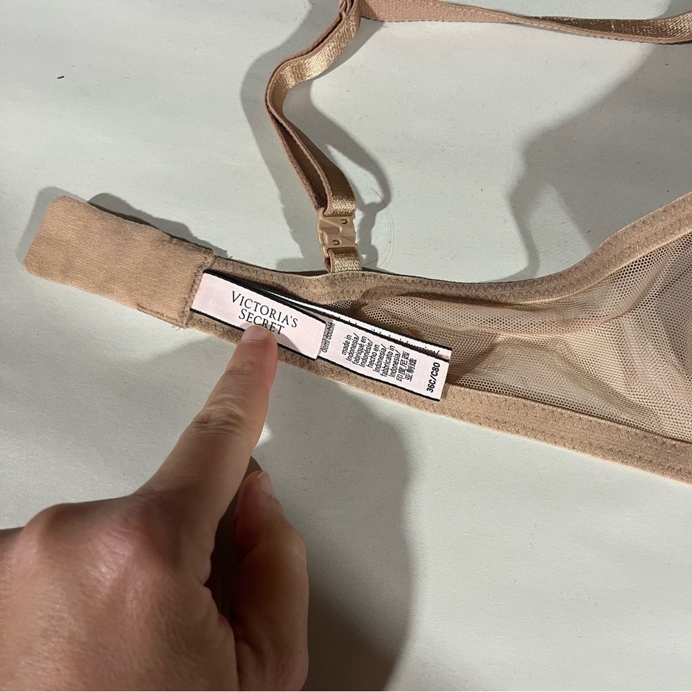 Victoria's Secret Set of Two Lace Demi Bras - Navy and Tan 36C - Picture 4 of 13
